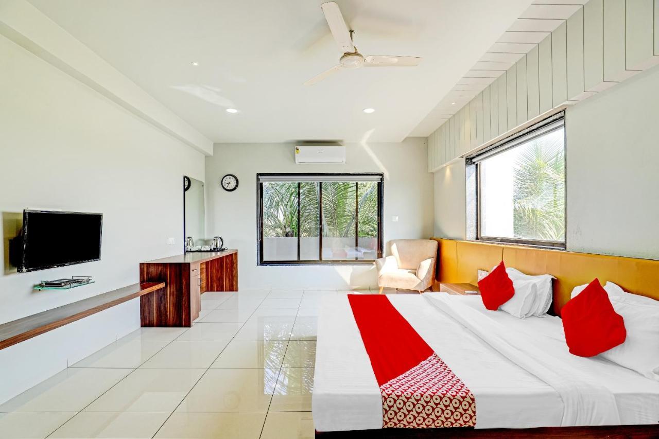 Oyo 70752 Viram House Hotel Gorwa Exterior photo