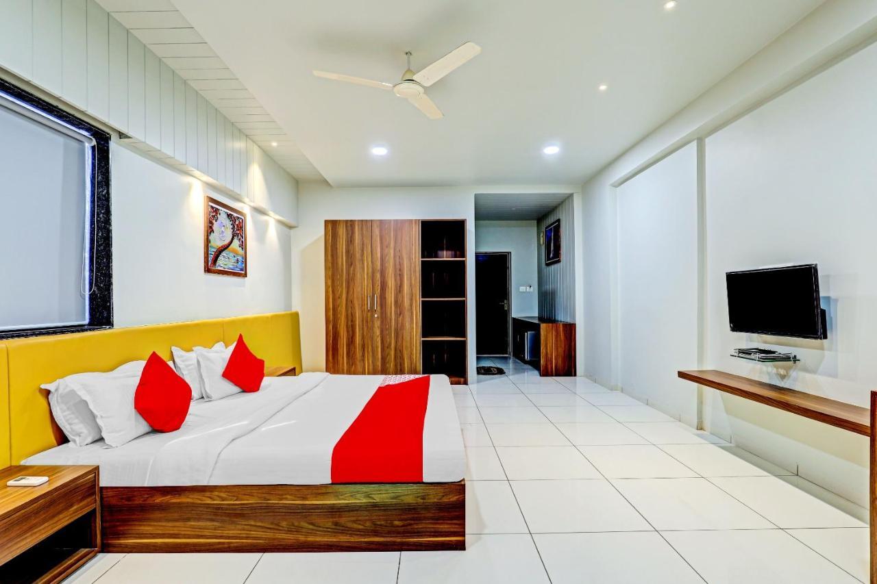 Oyo 70752 Viram House Hotel Gorwa Exterior photo