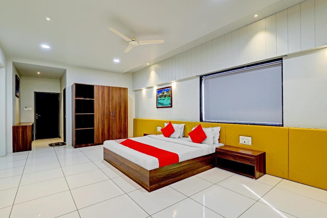 Oyo 70752 Viram House Hotel Gorwa Exterior photo