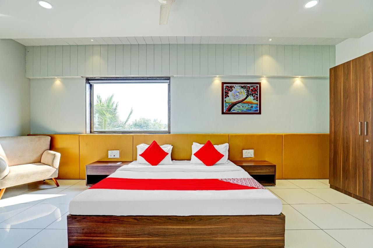 Oyo 70752 Viram House Hotel Gorwa Exterior photo