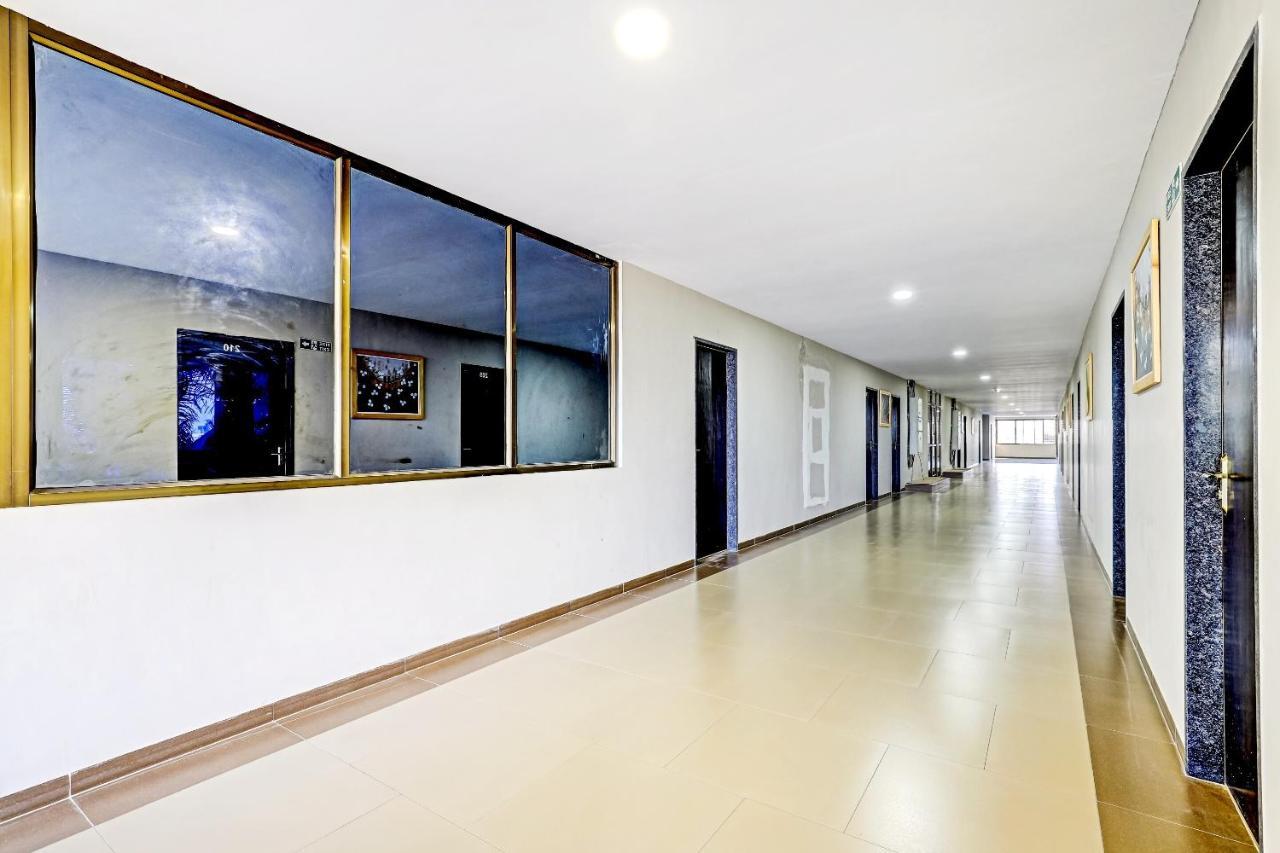 Oyo 70752 Viram House Hotel Gorwa Exterior photo