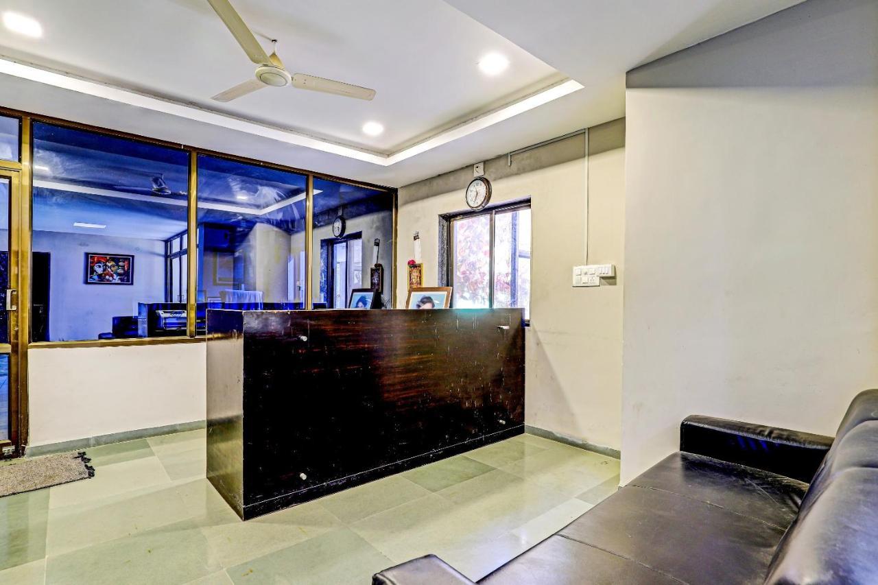 Oyo 70752 Viram House Hotel Gorwa Exterior photo
