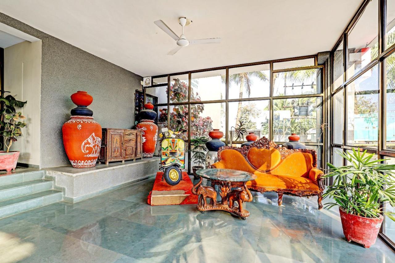 Oyo 70752 Viram House Hotel Gorwa Exterior photo